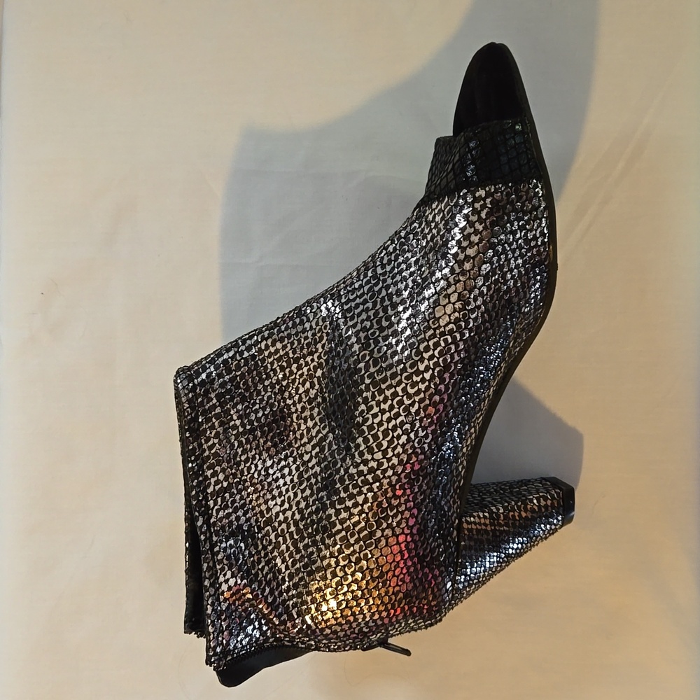 Joan Boyce, Women's Size 5.5, Boot Heel